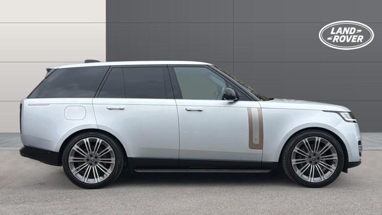 Land Rover Range Rover 4.4 P615 V8 SV 4dr Auto Petrol Estate